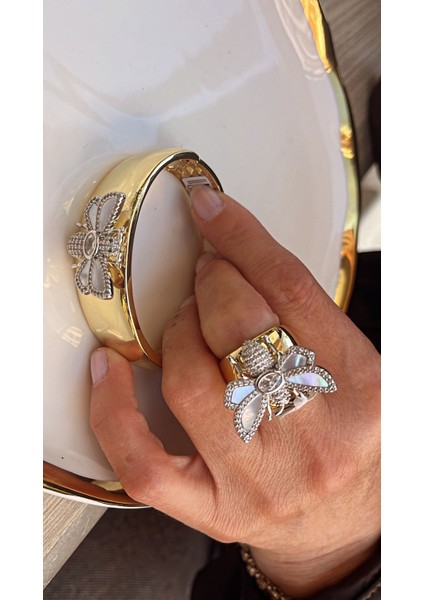 Zerafetin ve Özgürlüğün Sembolü Kelebek Detaylı Bileklik ve Yüzük