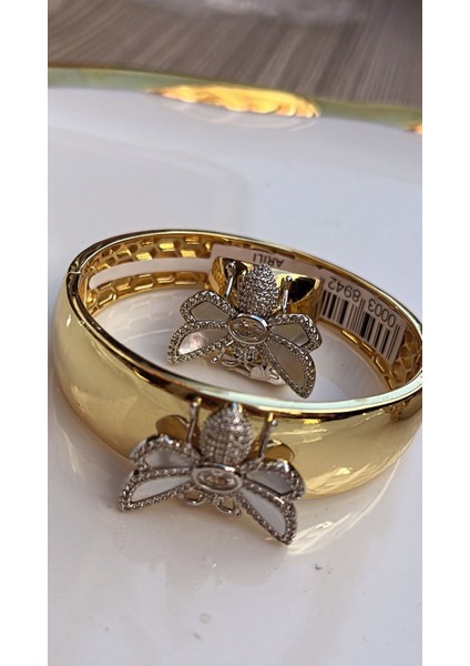 Zerafetin ve Özgürlüğün Sembolü Kelebek Detaylı Bileklik ve Yüzük fiyatları