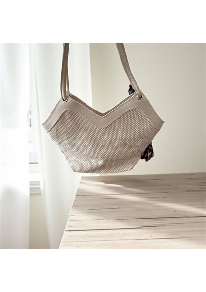 Mini Desenli Fularlı Kadın Hasır Kol Çanta modelleri