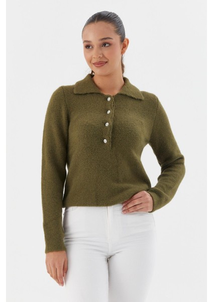 Yumuşak Dokulu Düğmeli Triko Kazak Hakı