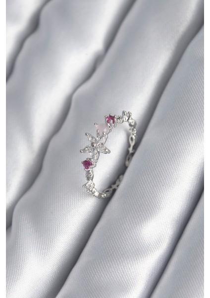 Pirinç Gümüş Renk Zirkon Taşlı Çiçek Model Pembe Zirkon Taş Detay Kadın Yüzük - Lisinya