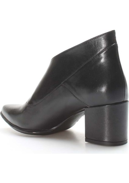 Deri Kadın Klasik Ayakkabı 019ZA21-641