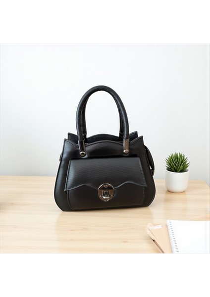 Kilit Kapaklı Fermuarlı Kadın El ve Omuz Çanta