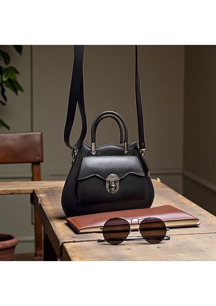 Kilit Kapaklı Fermuarlı Kadın El ve Omuz Çanta fiyatları