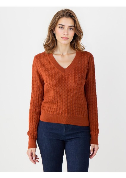 Kıremıt V Yaka Saç Örgü Desenli Triko Kazak