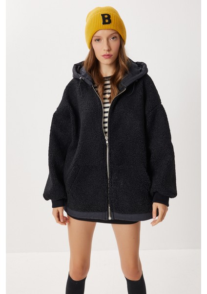 Oversize Kapüşonlu Kontrast Peluş Mont LFG0172 Siyah indirimleri