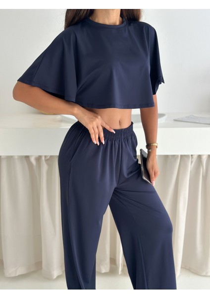 Kadın Iki Parça Salaş Takım – Crop Üst ve Bol Paça Pantolon – Yazlık Rahat Spor Takım