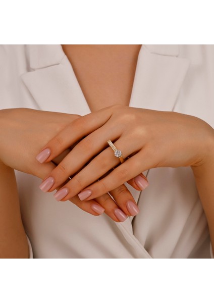 Taşlı Tasarım Altın Yüzük - 14K