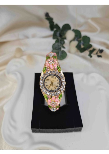 Vintage Çiçek Desenli Taşlı Bilezik Saat – Gold Pembe Zarif Kadın Kol Saati