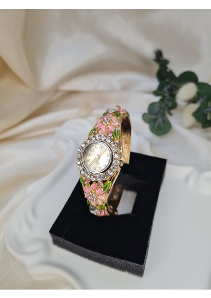 Vintage Çiçek Desenli Taşlı Bilezik Saat – Gold Pembe Zarif Kadın Kol Saati modelleri