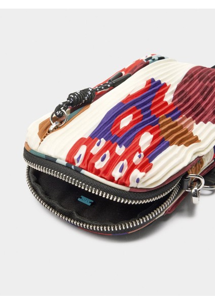 Desenli Teknik Kumaş Telefon Çantası fırsatları