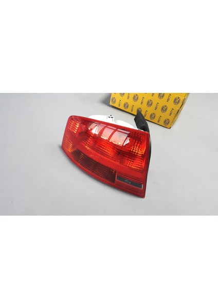 Audi A4 8e B7 2004-2008 Stop Lambası Dış Duylu Sol Hella