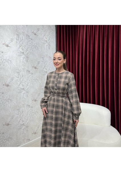 Önü Düğmeli Ekose Desen Elbise fiyatları