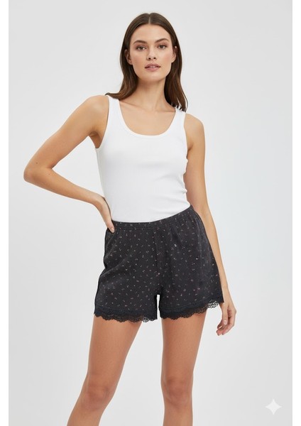 Düz Renk Mini Çiçek Desenli Penye Kadın Ev Şortu Bacak Dantel Detaylı Ev Giyim Siyah fiyatları