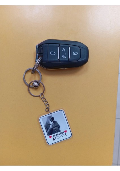 Kişiye Özel Fotoğraflı Anahtarlık | Dikiz Aynası, Çanta, Masaüstü ve Araç Uyumlu | Hediye Tasarımı