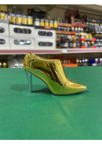 Topuklu Ayakkabı Figürlü Çakmak - Gold