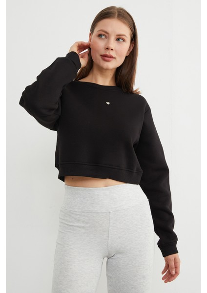 3 Iplik Kalp Aksesuarlı Crop Sweatshirt fiyatları