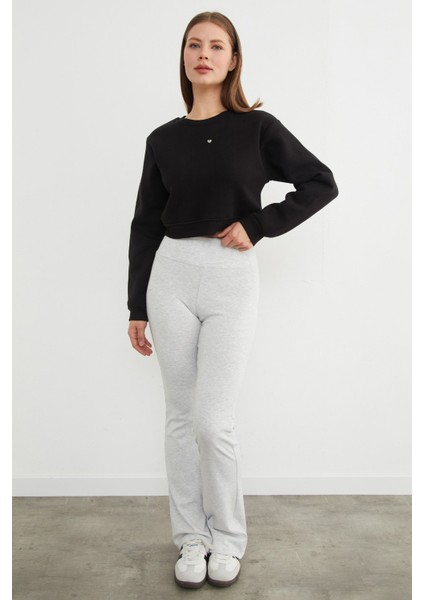 3 Iplik Kalp Aksesuarlı Crop Sweatshirt fırsatları