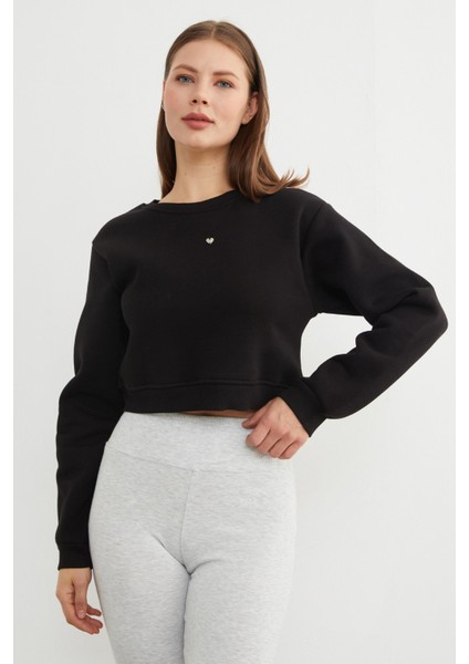 3 Iplik Kalp Aksesuarlı Crop Sweatshirt indirimleri