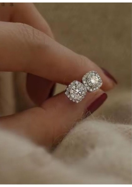 925 Ayar Gümüş Zirkon Taşlı Çiçek Saplama Küpe