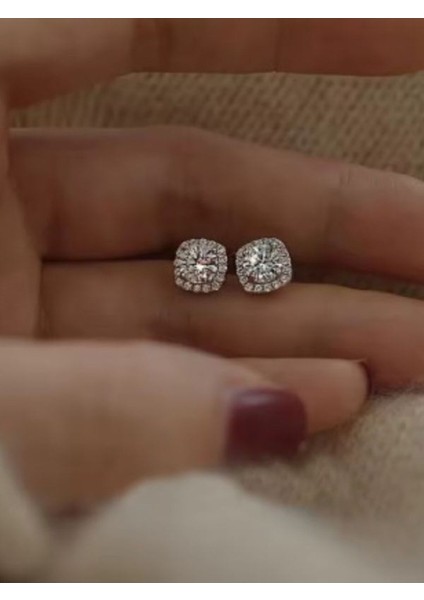 925 Ayar Gümüş Zirkon Taşlı Çiçek Saplama Küpe fırsatları