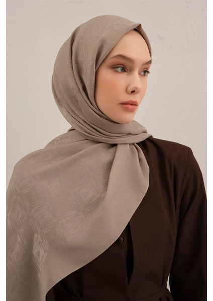 Lyocell Naia Kare Monogram Şal 6 07 fırsatları