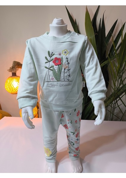 Kız Bebek Çiçek Desenli Üçlü Takım (Omuzdan Çıtçıtlısweatshirt+Keçe Detaylı Kapşonluyelek+Pantolon) modelleri