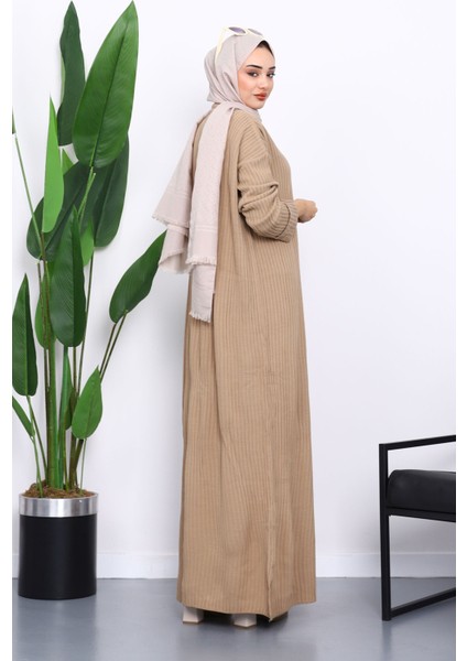 Bej Bisiklet Yaka Yan Yırtmaçlı Triko Elbise fırsatları