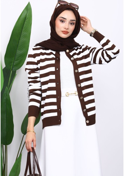 Kahverengi Düğmeli Soğuk İplik Triko Hırka modelleri