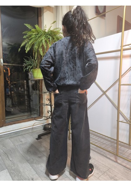 Kız Çocuk Bol Paça Kot Pantolonlu Takım (Sweatshirt+ Beli Lastikli Pantolon) Yıldızlı Siyah Füme indirimleri