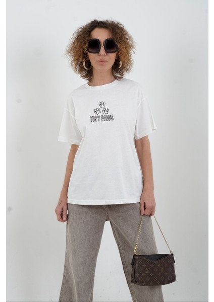 Pati Önü Nakışlı Arkası Baskılı Tshirt