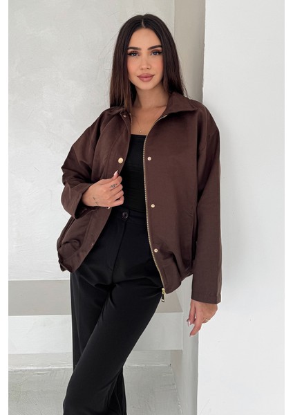 Kadın Fermuarlı Altın Düğmeli Mont– Structured Style