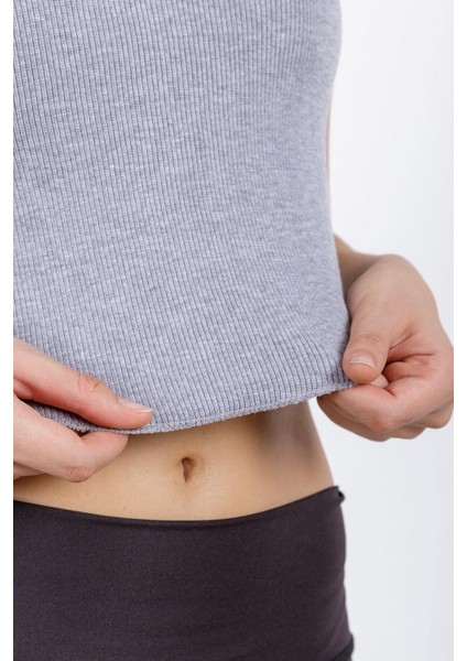 Sıfır Kollu Büstiyer Kısa Penye Crop T-Shirt fırsatları