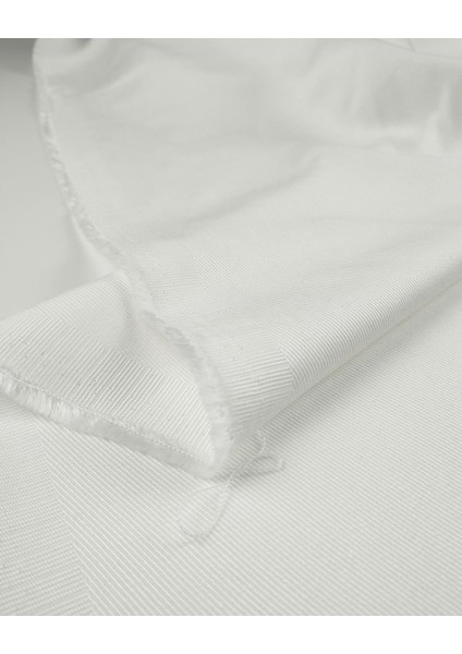 %100 Ten Cel Kırık Beyaz Renkte Gabardin Kumaş (En 150 cm x Boy 220 Cm)