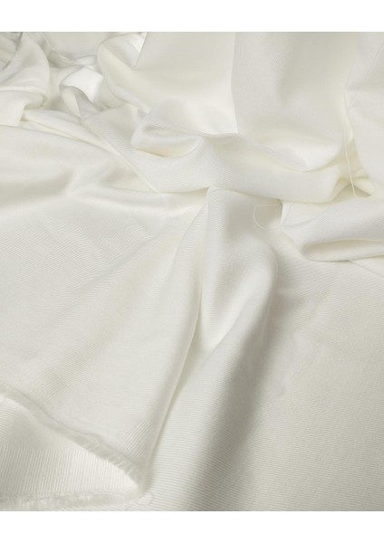 %100 Ten Cel Kırık Beyaz Renkte Gabardin Kumaş (En 150 cm x Boy 220 Cm)