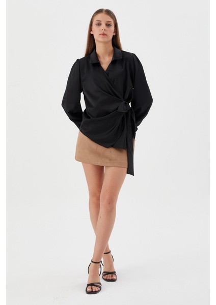 Yanı Bağlamalı Saten Bluz Sıyah fırsatları