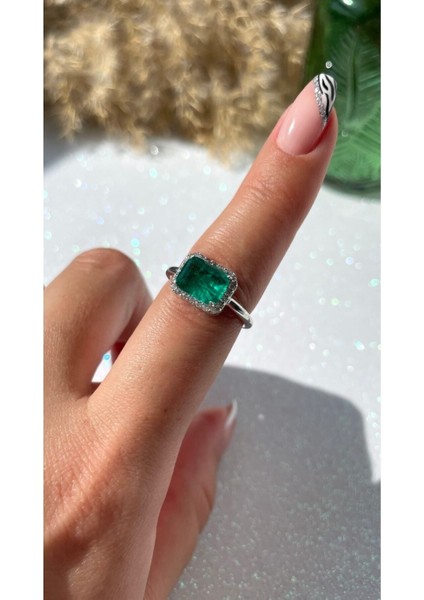 Beyaz Altın Kaplama Zümrüt Renk Paraıba Taşlı Yüzük 925 Ayar Gümüş fiyatları