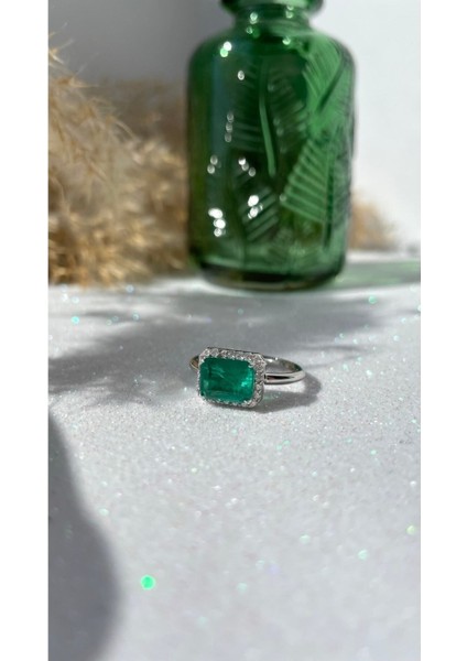 Beyaz Altın Kaplama Zümrüt Renk Paraıba Taşlı Yüzük 925 Ayar Gümüş indirimleri