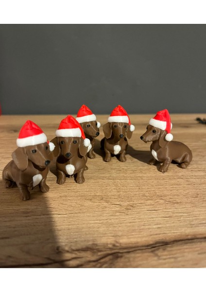 Santa Dog Figür Seti – Noel Şapkalı Köpek Dekoru (5’li Set)