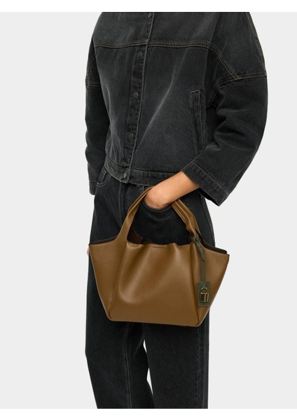 Çıkarılabilir Charm'lı Tote Çanta fiyatları