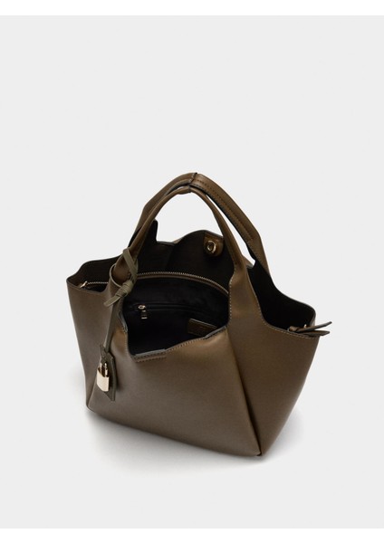 Çıkarılabilir Charm'lı Tote Çanta fırsatları