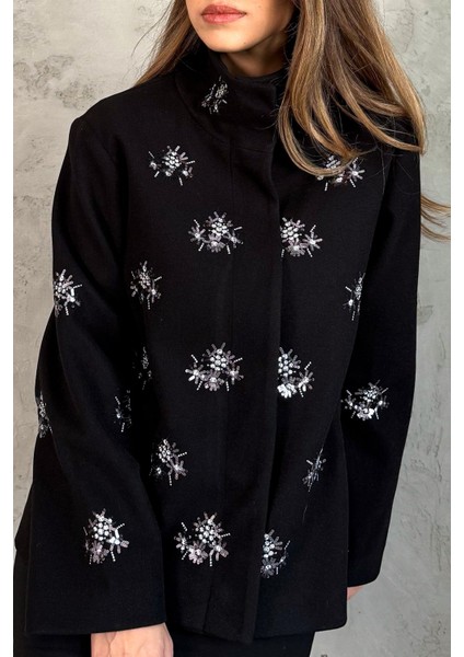 Kadın Pul Işlemeli Kaşe Kaban 99735 fırsatları