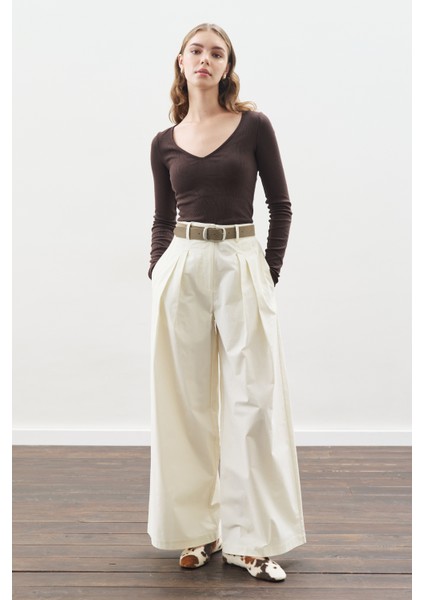 Geniş Pileli Gabardin Pantolon Ekru fırsatları