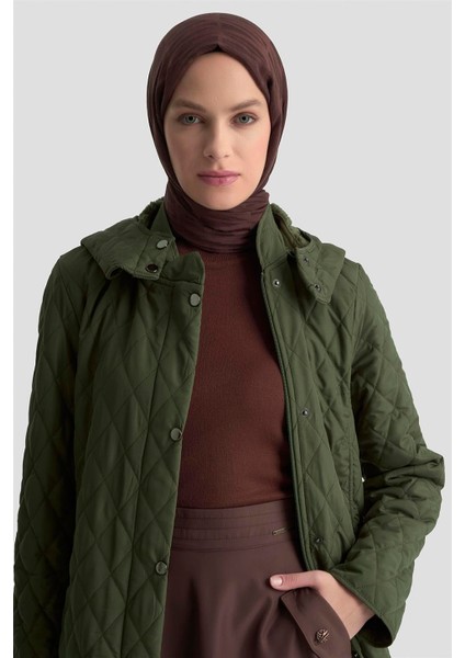 Üçgen Desenli Kapitone Kaban 25KT705 Haki fiyatları