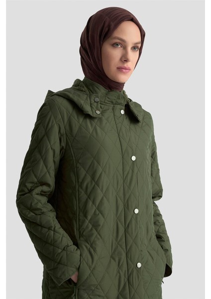 Üçgen Desenli Kapitone Kaban 25KT705 Haki modelleri