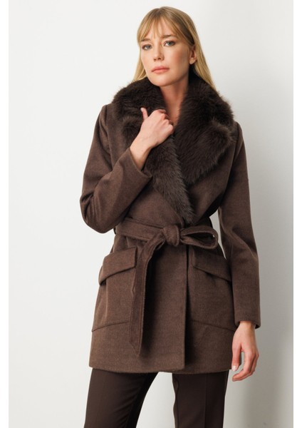Kadın Yakası Kürklü Beli Kuşaklı Kaban 6079 Kahverengi