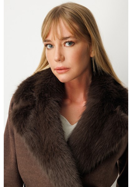 Kadın Yakası Kürklü Beli Kuşaklı Kaban 6079 Kahverengi fiyatları