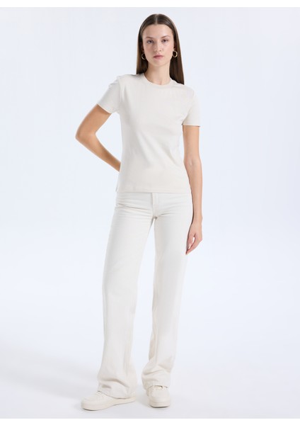 Yuvarlak Yaka Düz Beyaz Kadın T-Shirt LV044C216GPAS fiyatları