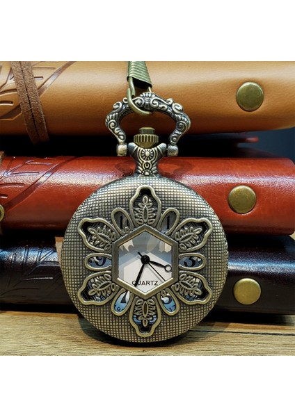 Yaprak Motifli Köstekli Cep Saati