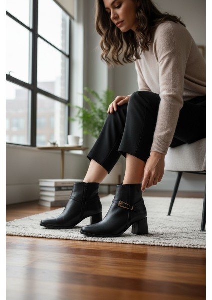 Zarif Siyah Fermuarlı Tokalı Kadın Sivri Burun Yarım Bot fiyatları